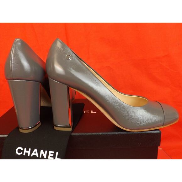 NIB CHANEL G31655 GRAY DISTRESSED LEATHER CC LOGO CAP TOE SILVER HEEL PUMPS 38 - Picture 6 of 12